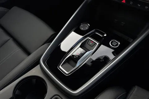 PY25AOP Audi A3 Black Edition 35 TDI 150 PS S tronic Thumbnail #23