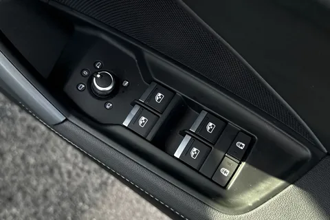 PY25AOP Audi A3 Black Edition 35 TDI 150 PS S tronic Thumbnail #54