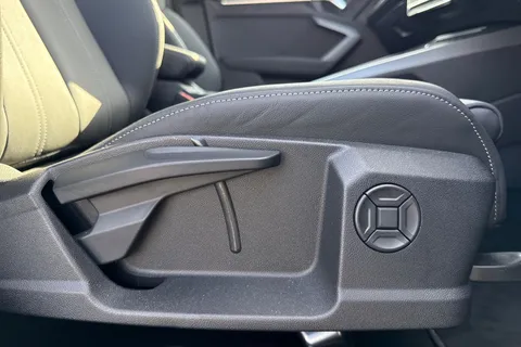 PY25AOP Audi A3 Black Edition 35 TDI 150 PS S tronic Thumbnail #57