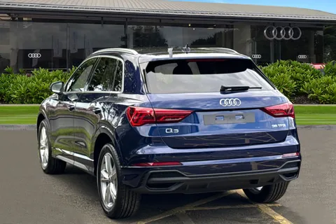 Audi Q3 1.5 TFSI CoD 35 S line S Tronic Euro 6 (s/s) 5dr Thumbnail #3