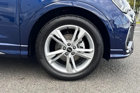 Audi Q3 1.5 TFSI CoD 35 S line S Tronic Euro 6 (s/s) 5dr Thumbnail #11