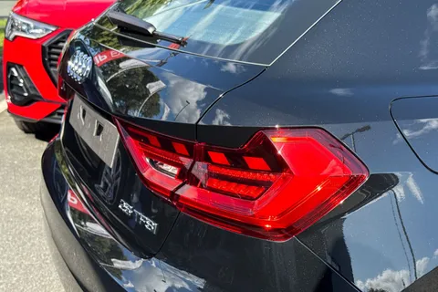 Audi A1 1.0 TFSI 25 Sport Sportback Euro 6 (s/s) 5dr Thumbnail #8