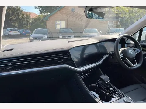 CX75VFA Volkswagen Touareg 3.0 TSI eHybrid 4Motion Elegance ⭐VAT qualifying car⭐ Thumbnail #9