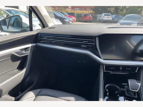 CX75VFA Volkswagen Touareg 3.0 TSI eHybrid 4Motion Elegance ⭐VAT qualifying car⭐ Thumbnail #15