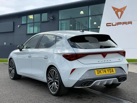 DK74YDA CUPRA Leon 2.0 TSI 300 VZ2 5dr DSG ** PANORAMIC SUNROOF** Thumbnail #3