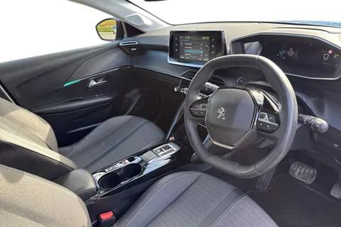 KE22OCA PEUGEOT e-208 50kWh Allure Premium Auto 5dr (7kW Charger) Thumbnail #8