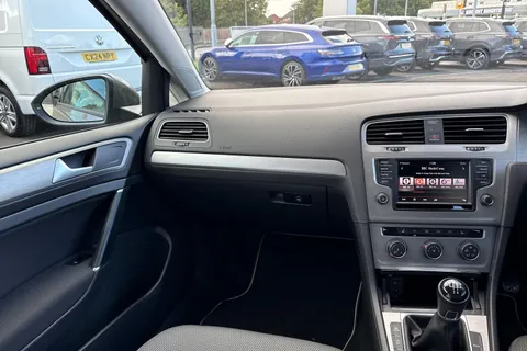 14 of 56 for VOLKSWAGEN GOLF 1.6 TDI 110 Match Edition 5dr