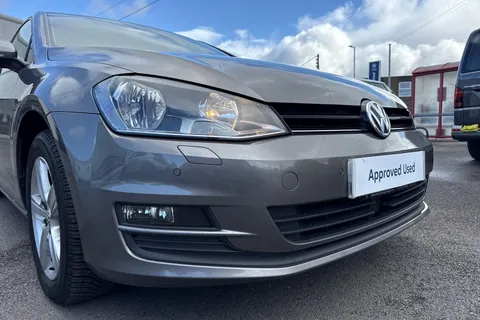 16 of 56 for VOLKSWAGEN GOLF 1.6 TDI 110 Match Edition 5dr
