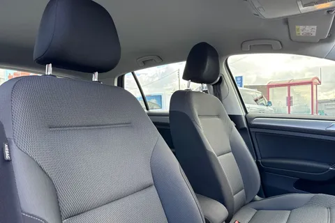 20 of 56 for VOLKSWAGEN GOLF 1.6 TDI 110 Match Edition 5dr