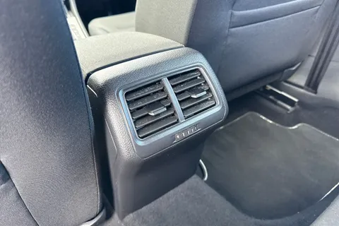 32 of 56 for VOLKSWAGEN GOLF 1.6 TDI 110 Match Edition 5dr