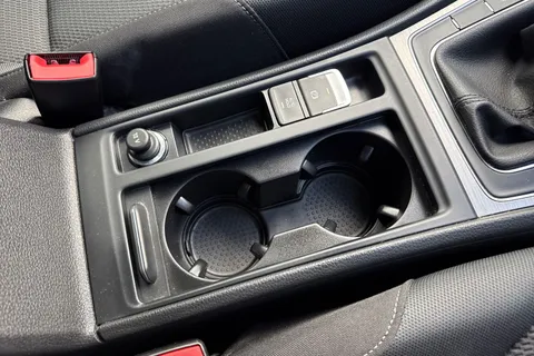 37 of 56 for VOLKSWAGEN GOLF 1.6 TDI 110 Match Edition 5dr