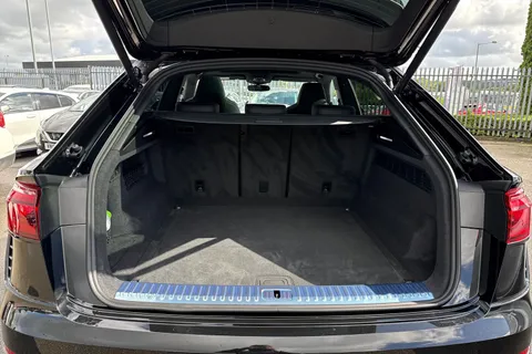 Audi RS Q8 4.0 TFSI V8 Performance Carbon Vorsprung Tiptronic quattro Euro 6 (s/s) 5dr Thumbnail #7