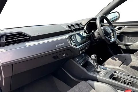 AO19AWW Audi Q3 2.0 TDI 40 Vorsprung S Tronic quattro Euro 6 (s/s) 5dr Thumbnail #9