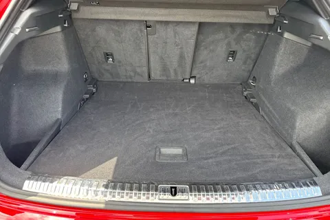 AO19AWW Audi Q3 2.0 TDI 40 Vorsprung S Tronic quattro Euro 6 (s/s) 5dr Thumbnail #10