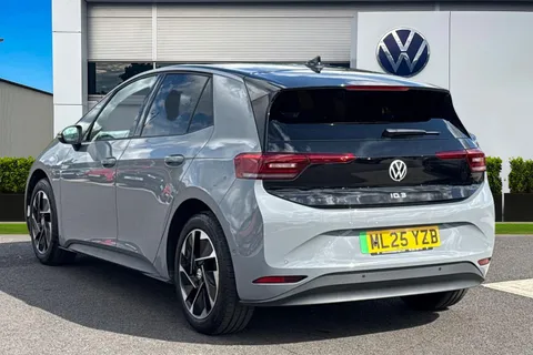 ML25YZB Volkswagen ID.3 150kW Match Pro 59kWh 5dr Auto **HEAT PUMP + INTERIOR COMFORT PACK** Thumbnail #3