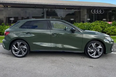 Audi A3 2.0 TDI Black Edition Sportback S Tronic Euro 6 (s/s) 5dr Thumbnail #4