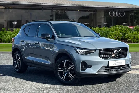 DX72JSV Volvo Xc40 2.0 B3 MHEV Plus DCT Auto Euro 6 (s/s) 5dr Thumbnail #2