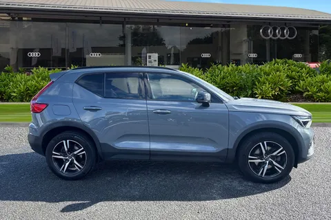 DX72JSV Volvo Xc40 2.0 B3 MHEV Plus DCT Auto Euro 6 (s/s) 5dr Thumbnail #4