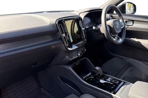 DX72JSV Volvo Xc40 2.0 B3 MHEV Plus DCT Auto Euro 6 (s/s) 5dr Thumbnail #9