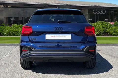 PJ25AAO Audi Q2 Black Edition 35 TFSI 150 PS S tronic Thumbnail #5