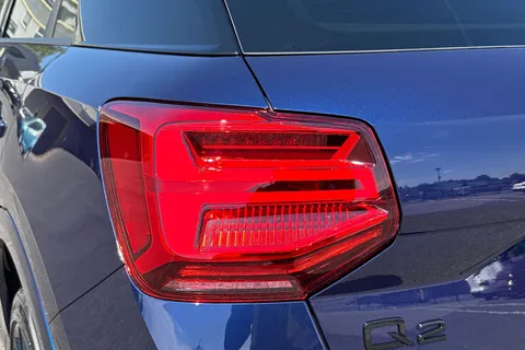 PJ25AAO Audi Q2 Black Edition 35 TFSI 150 PS S tronic Thumbnail #8