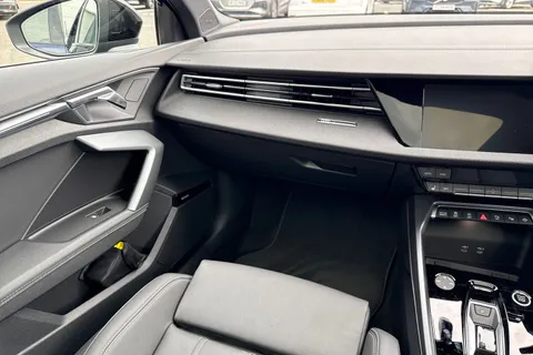  Audi A3 2.0 TDI Black Edition Sportback S Tronic Euro 6 (s/s) 5dr Thumbnail #20