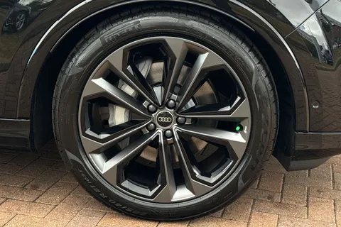 Audi Q7 3.0 TDI V6 Black Edition Tiptronic quattro Euro 6 (s/s) 5dr Thumbnail #10