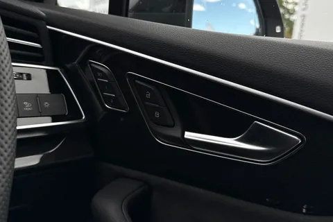 Audi Q7 3.0 TDI V6 Black Edition Tiptronic quattro Euro 6 (s/s) 5dr Thumbnail #21