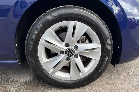 CX72OMH Volkswagen Golf 1.5 eTSI 150 Life 5dr DSG Thumbnail #10