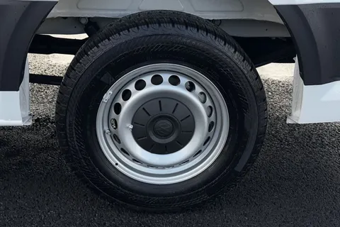 BD25CWA Volkswagen Crafter 2.0 TDI 163PS HDE Commerce Plus High Roof Van Thumbnail #7