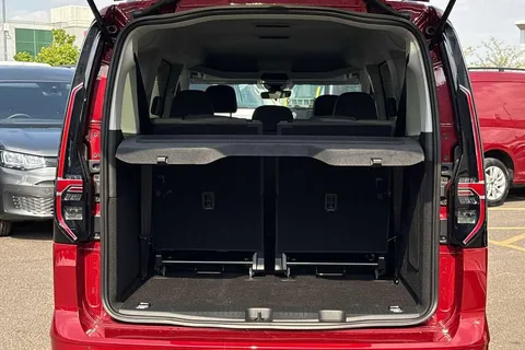 BD25AFF Volkswagen Caddy Maxi 2.0 TDI 122ps Maxi Life 7 Seat DSG 2025-Delivery Mileage Only Thumbnail #10