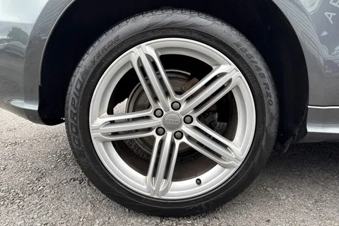 EJ16LKK Audi Q5 2.0 TDI S line Plus S Tronic quattro Euro 6 (s/s) 5dr Thumbnail #10