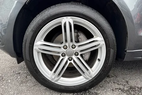 EJ16LKK Audi Q5 2.0 TDI S line Plus S Tronic quattro Euro 6 (s/s) 5dr Thumbnail #11