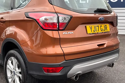 YJ17GJR Ford Kuga 1.5 TDCi Titanium Powershift Euro 6 (s/s) 5dr Thumbnail #8
