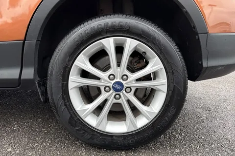YJ17GJR Ford Kuga 1.5 TDCi Titanium Powershift Euro 6 (s/s) 5dr Thumbnail #10