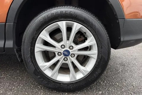 YJ17GJR Ford Kuga 1.5 TDCi Titanium Powershift Euro 6 (s/s) 5dr Thumbnail #11