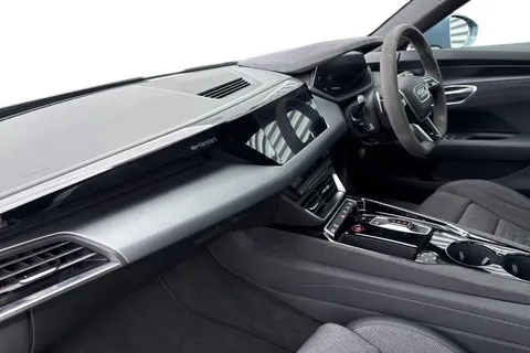 RK22KKZ Audi e-tron GT 93.4kWh Auto quattro 4dr Thumbnail #9