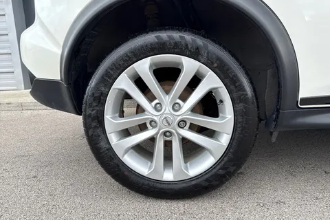 YE68HHL Nissan Juke 1.5 dCi Bose Personal Edition Euro 6 (s/s) 5dr Thumbnail #7