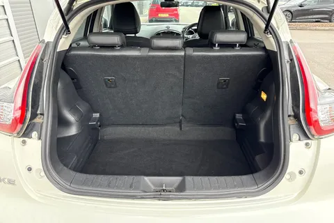 YE68HHL Nissan Juke 1.5 dCi Bose Personal Edition Euro 6 (s/s) 5dr Thumbnail #10
