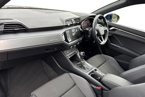 GF23BFV Audi Q3 S line 35 TFSI  150 PS S tronic Thumbnail #9