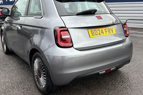 BD24FRV FIAT 500E 42kWh RED Auto 3dr Thumbnail #8