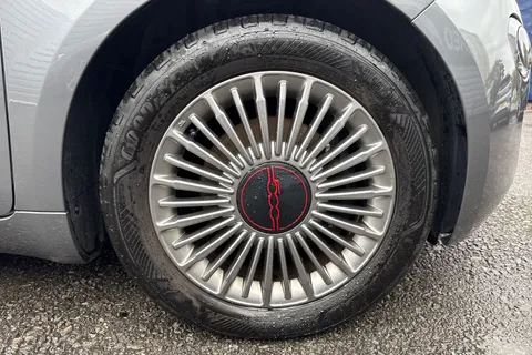 BD24FRV FIAT 500E 42kWh RED Auto 3dr Thumbnail #10