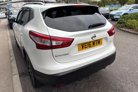 VE16WTM Nissan Qashqai 1.6 dCi Tekna 4WD Euro 6 (s/s) 5dr Thumbnail #8