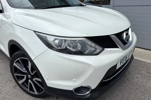 VE16WTM Nissan Qashqai 1.6 dCi Tekna 4WD Euro 6 (s/s) 5dr Thumbnail #9