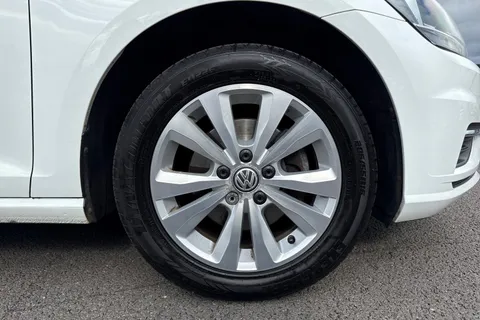 YH17TFF Volkswagen Golf 2.0 TDI BlueMotion Tech SE Nav Euro 6 (s/s) 5dr Thumbnail #10