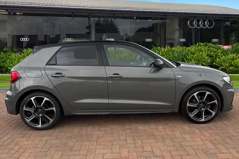 BD73VDC Audi A1 Black Edition 30 TFSI 110 PS 6-speed Thumbnail #4