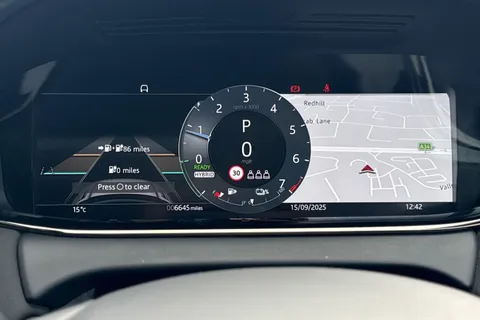 DY25KNU Land Rover Range Rover Evoque 1.5 P270e Dynamic SE 5dr Thumbnail #18