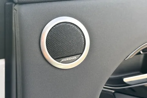 DY25KNU Land Rover Range Rover Evoque 1.5 P270e Dynamic SE 5dr Thumbnail #25