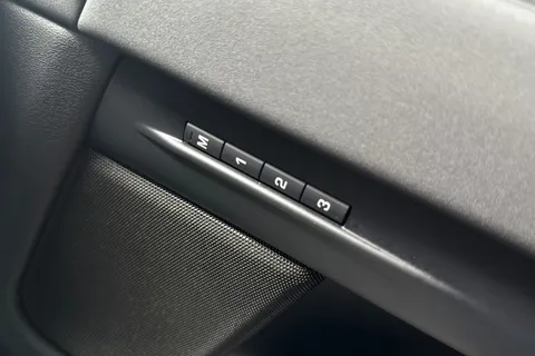 DY25KNU Land Rover Range Rover Evoque 1.5 P270e Dynamic SE 5dr Thumbnail #26