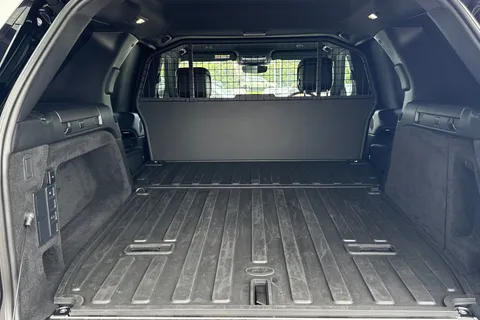 DL25FXX Land Rover Discovery 3.0 D350 SE Commercial Thumbnail #11